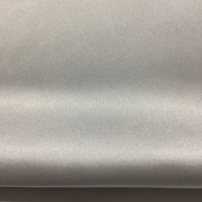 Kırık Beyaz Likralı İpek Saten Kumaş