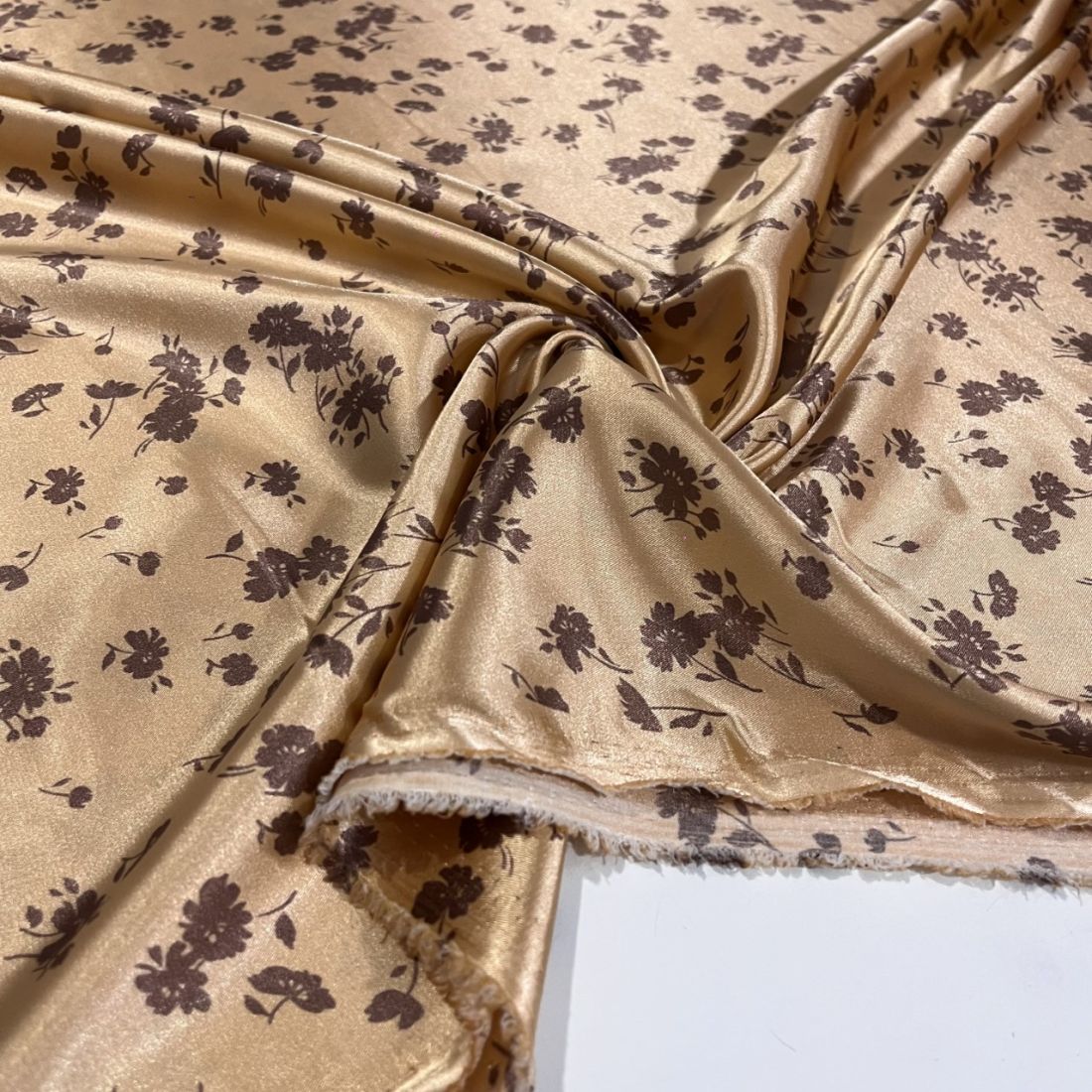 Kahve Çiçekli Saten Kumaş MHR