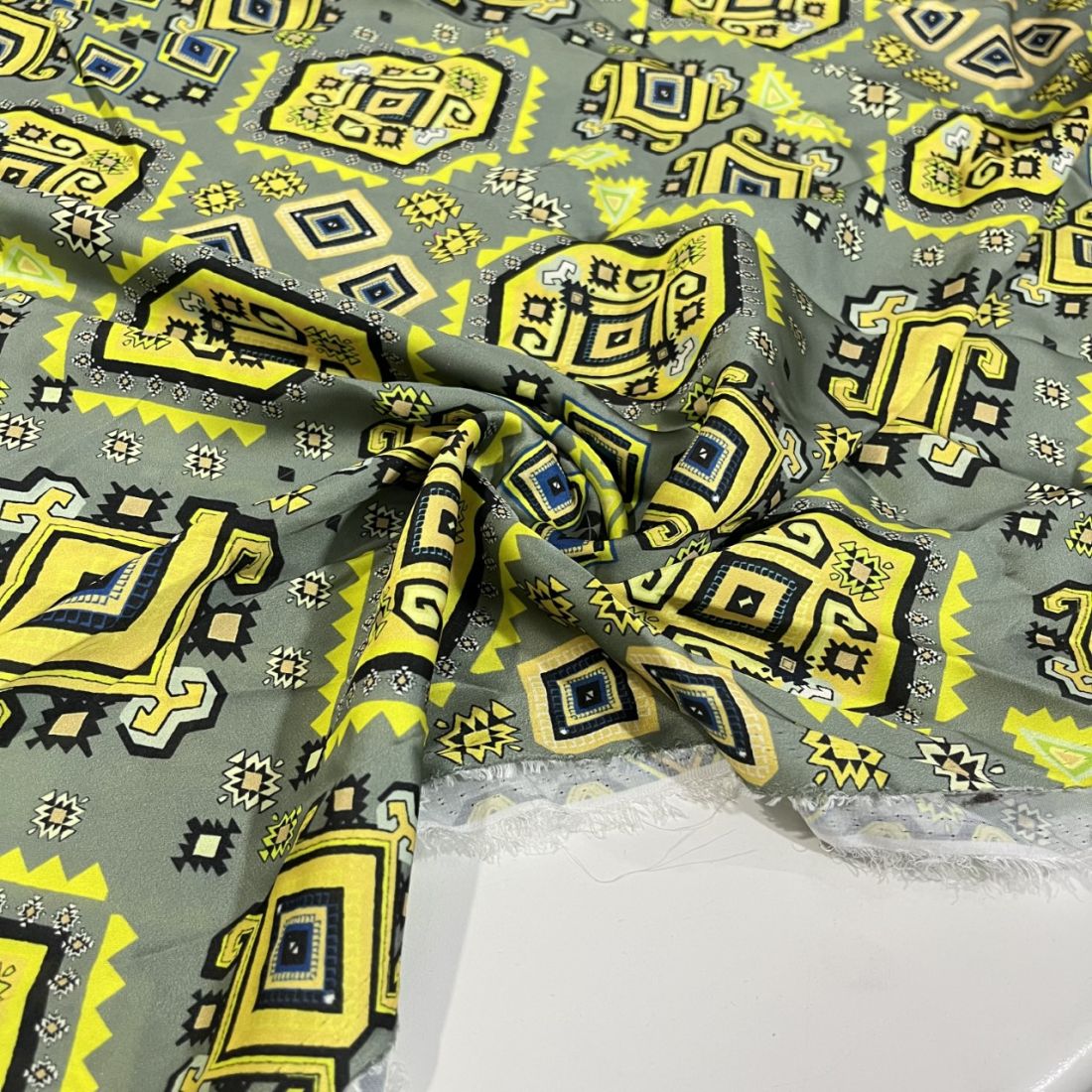 Gucci Krep Saten Kumaş Neon AHM