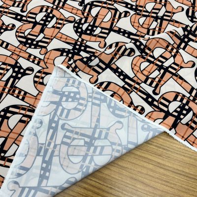Burberry Marka Jorjet Krep Kumaş