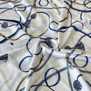 Marka Desenli İpeksi Saten Krep Beyaz