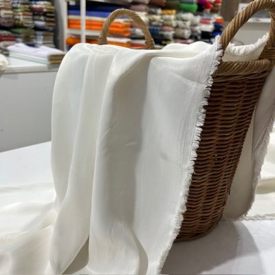 Filoş İpeksi Saten Kumaş Kırık Beyaz YVZ
