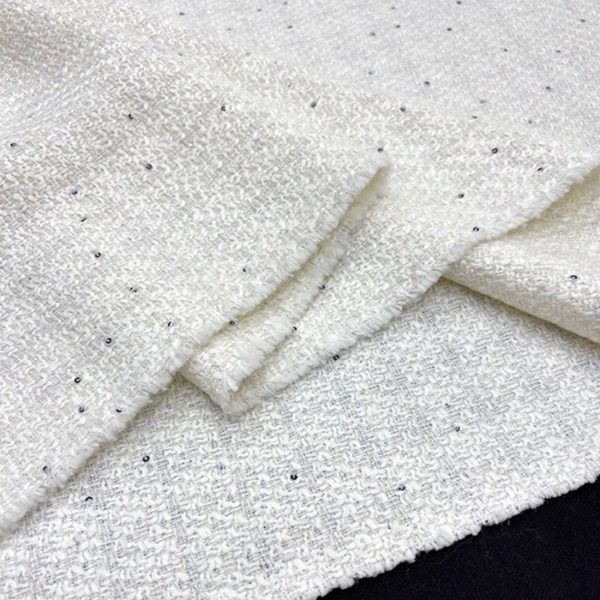 Ekru Beyaz Parıltılı Pullu Tweed Kumaş SRVT