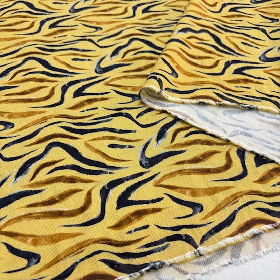 Sarı Hardal Desenli Belmando Viskon Kumaş YVZ