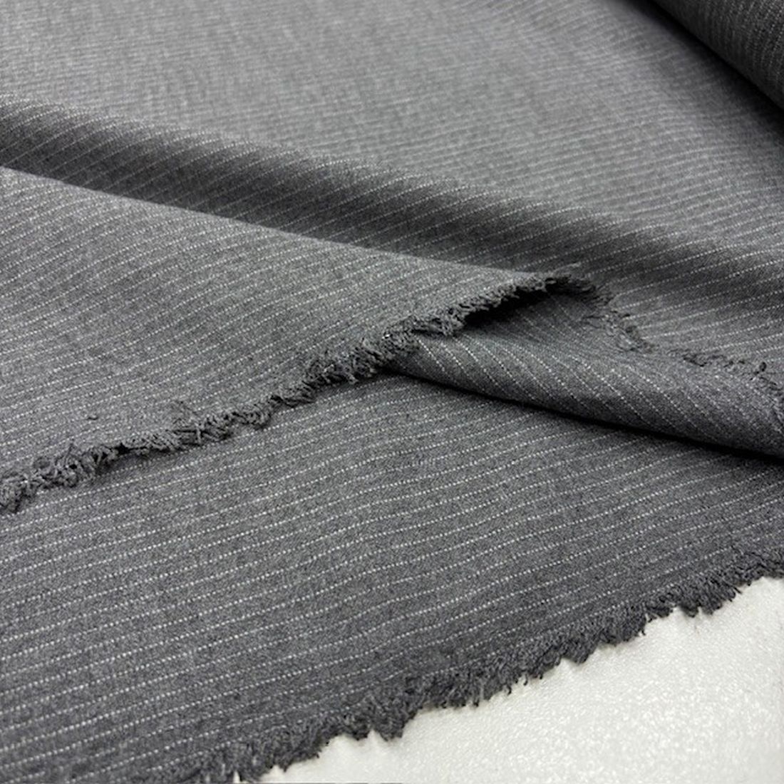Gri İnce Çizgili Poliviskon Kumaş SMR