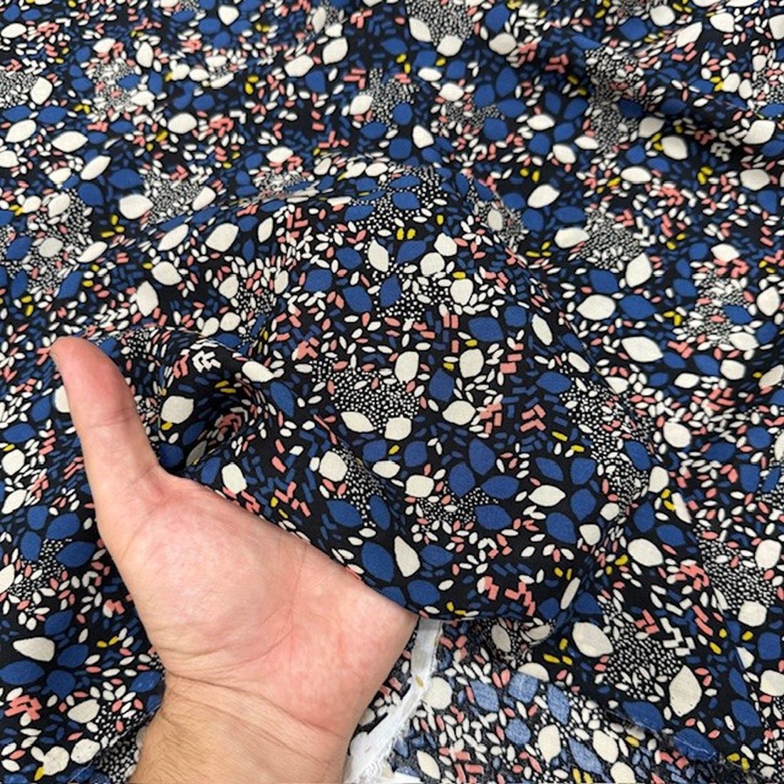 Minik Baskı Pamuklu Viskon Vual Kumaş YVZ