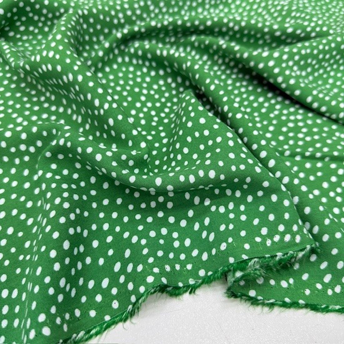 Yeşil Beyaz Puantiyeli Pamuklu Viskon Kumaş YVZ