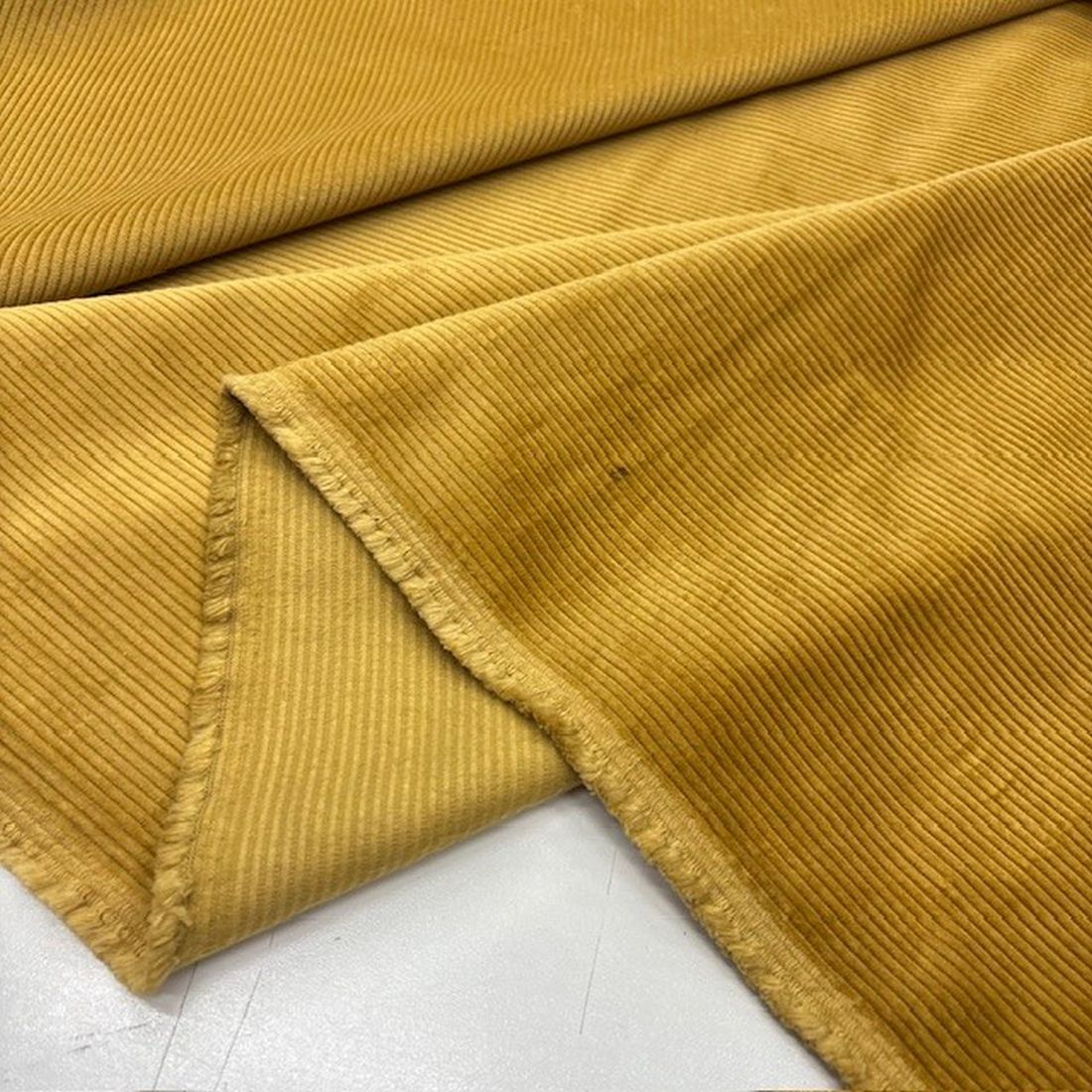 Fransız Cosserat Kadife Kumaş Hardal