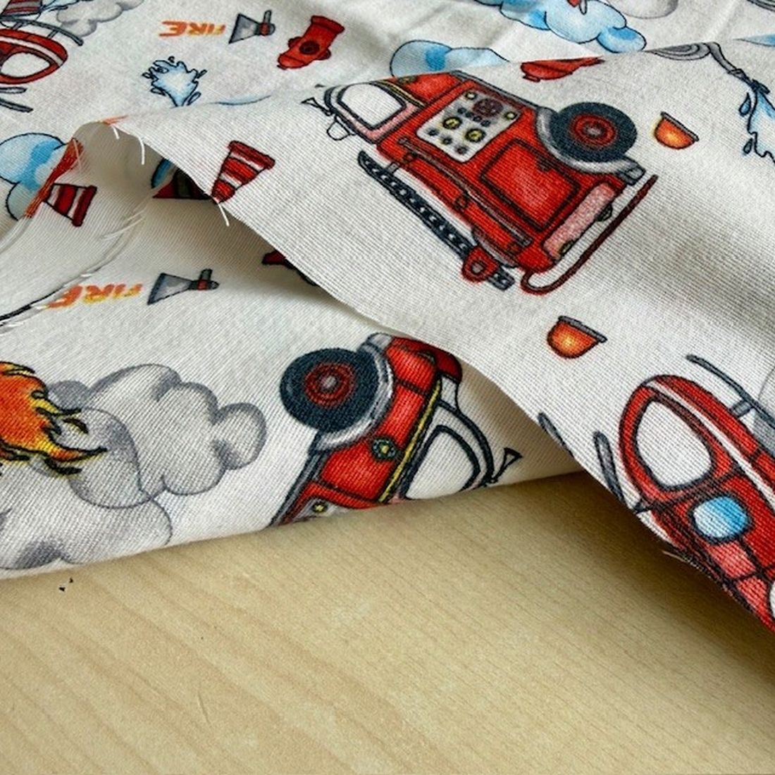 Çiften Alev Avcıları Desenli Pazen Kumaş Arv