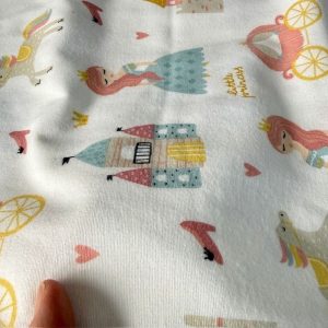 Çiften Küçük Prenses Desenli Pazen Kumaş Arv