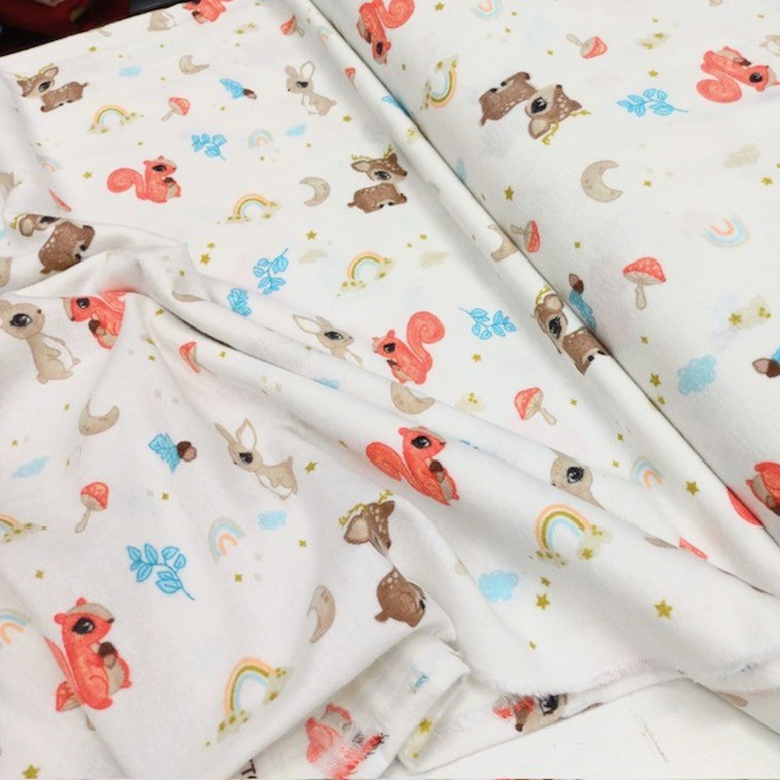 Çiften Minik Geyik Desenli Pazen Kumaş Ayt