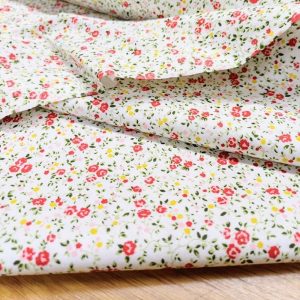 Kırmızı Minik Çiçekli Poplin Kumaş AYT