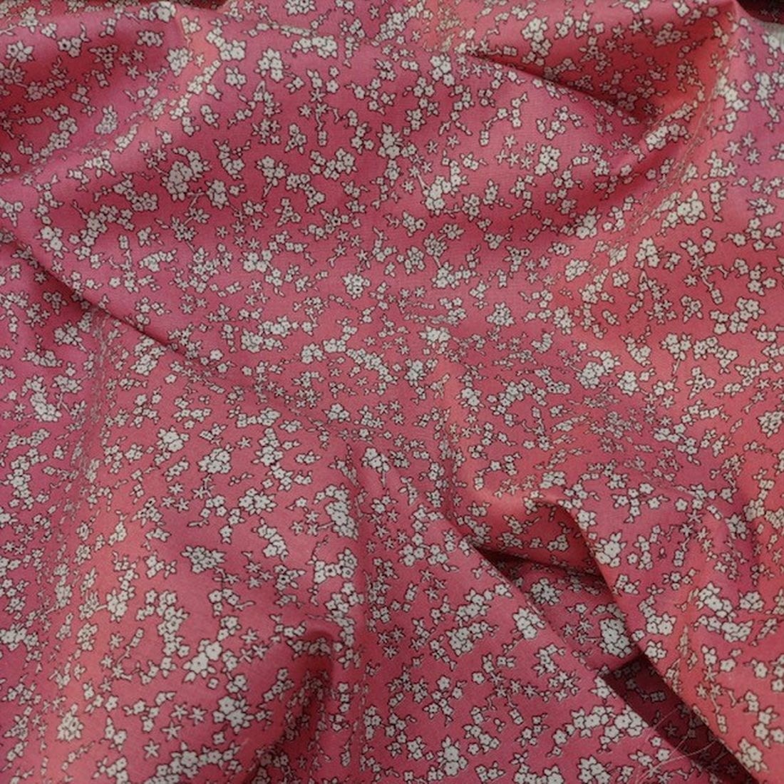 Minik Pembe Beyaz Çiçekli Poplin Kumaş AYT