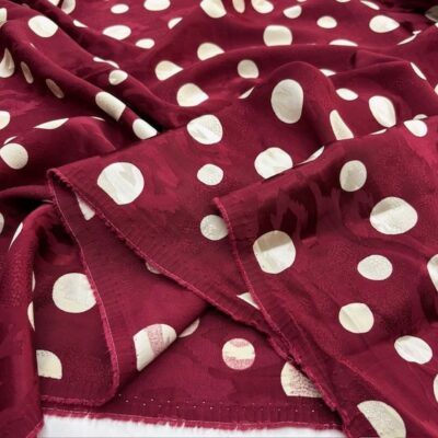 Bordo Ekru Puantiyeli Jakarlı İpeksi Cupro Kumaş SRVT