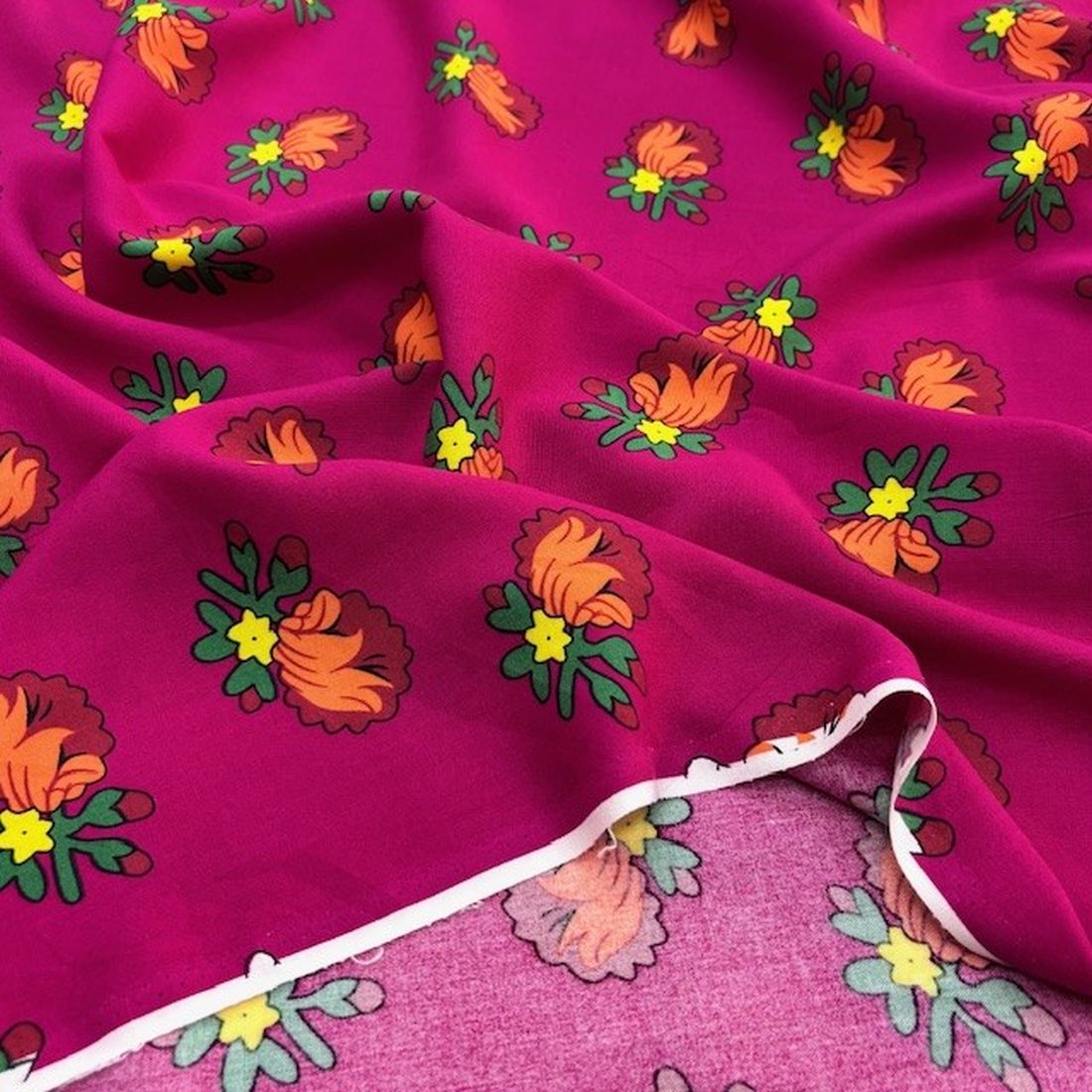 Etnik Desenli Viskon Kumaş Fuşya Pembe HSY