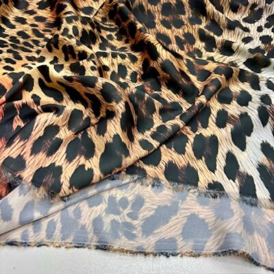 Versace Leopar Desenli İpeksi Saten Kumaş