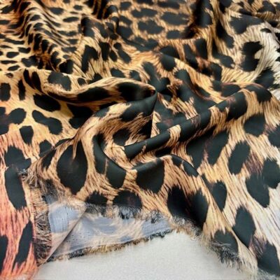 Versace Leopar Desenli İpeksi Saten Kumaş