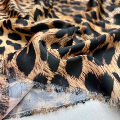 Versace Leopar Desenli İpeksi Saten Kumaş