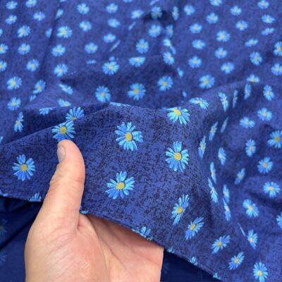 Papatya Desenli Poplin Kumaş Mavi
