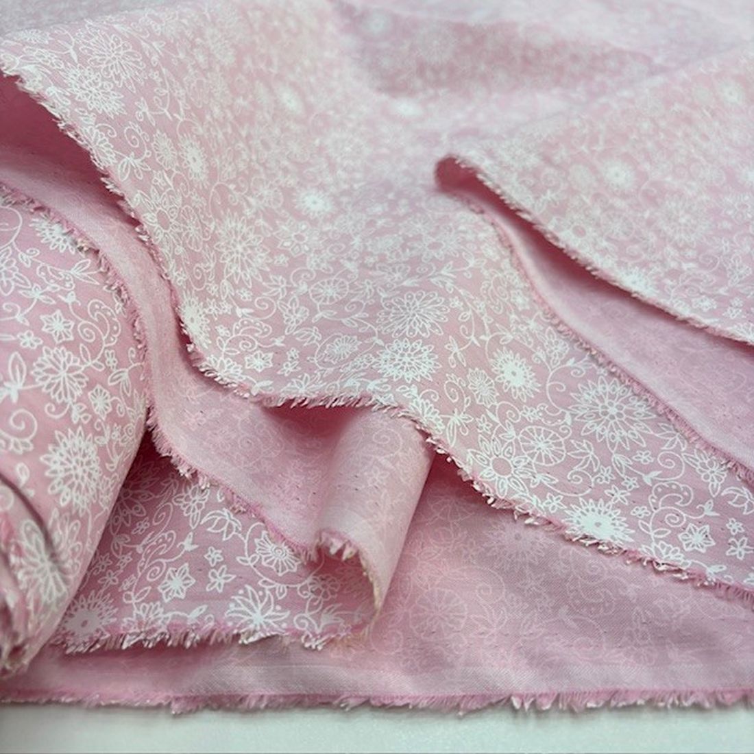 Pembe Çiçekli Pamuk Poplin Kumaş HS